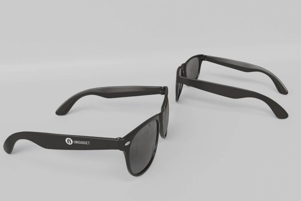 occhiali-sole-personalizzati-gadget-estate-1024x683 Gadget estivi personalizzati: idee e strategie per il merchandising da spiaggia